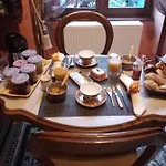 Suite En Chambre D'Hotes Avec Cuisine, Garage Et Vue Riviere - Livradois Forez Olliergues