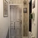 Frühstückspension Suite En Chambre D'Hotes Avec Cuisine, Garage Et Vue Riviere - Livradois Forez