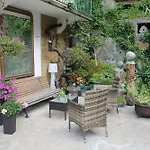 En D'hotes Avec Cuisine, Garage Et Vue Riviere - Livradois Forez