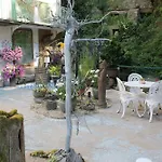 Frühstückspension Suite En Chambre D'Hotes Avec Cuisine, Garage Et Vue Riviere - Livradois Forez