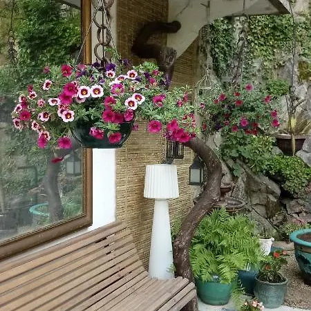 B&B Bounty, B&b, Cuisine Privee, Lit Queen Size, Terrasse, Parking, Garage Olliergues