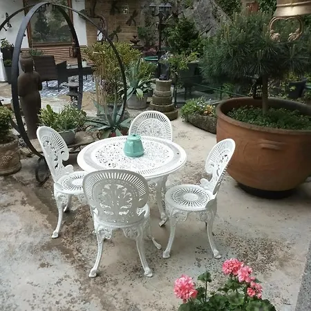 Bounty, B&b, Cuisine Privee, Lit Queen Size, Terrasse, Parking, Garage B&B Olliergues