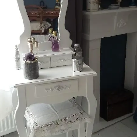 B&B Bounty, B&b, Cuisine Privee, Lit Queen Size, Terrasse, Parking, Garage Olliergues