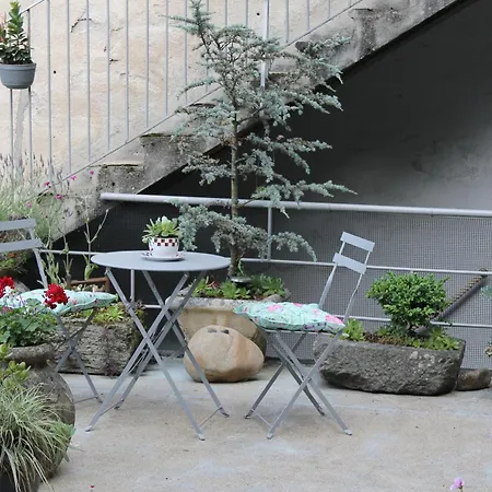 Bounty, B&b, Cuisine Privee, Lit Queen Size, Terrasse, Parking, Garage B&B