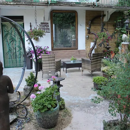 B&B Bounty, B&b, Cuisine Privee, Lit Queen Size, Terrasse, Parking, Garage