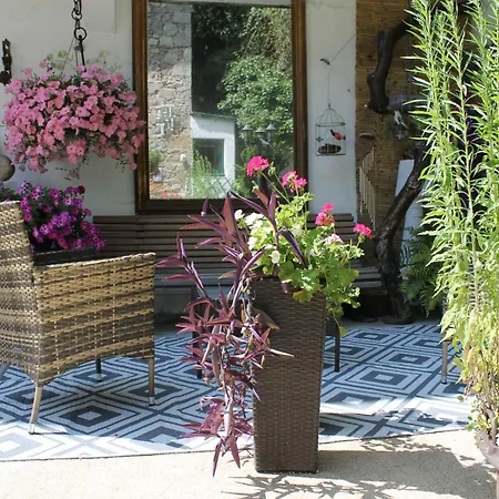 Bounty, B&b, Cuisine Privee, Lit Queen Size, Terrasse, Parking, Garage B&B Olliergues