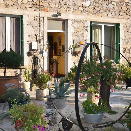D'hotes Bounty - Terrasse, Cuisine Privee, Garage 3* Olliergues