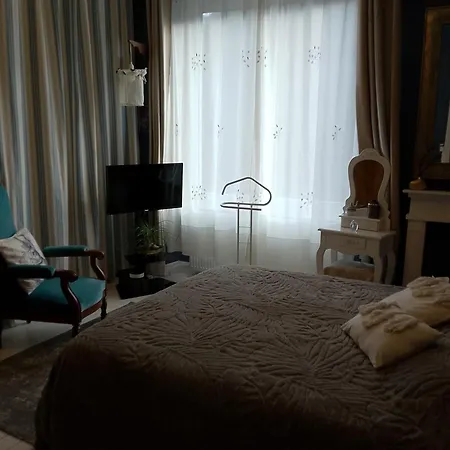 Bounty, B&b, Cuisine Privee, Lit Queen Size, Terrasse, Parking, Garage B&B Olliergues